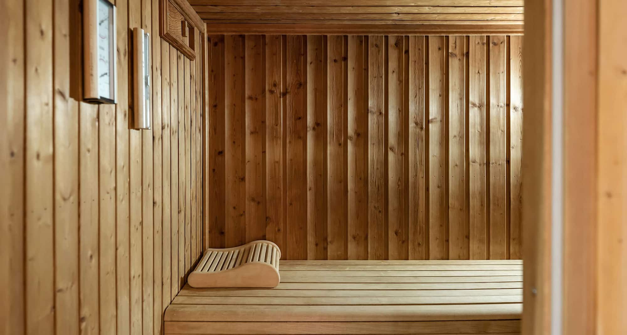 Radisson RED Brussels - Fitness center, sauna, steam room, spa