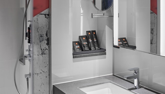 Radisson RED Cebu Mandaue - Deluxe Room - High Floor