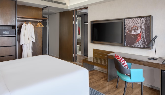 Radisson RED Cebu Mandaue - Family Room