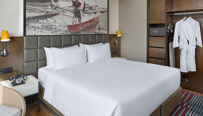 Radisson RED Cebu Mandaue - Deluxe Room - High Floor