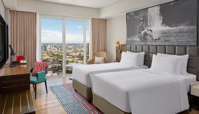 Radisson RED Cebu Mandaue - Deluxe Room Twin bed