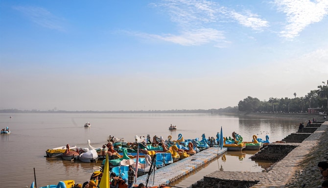 Calm waters and soft breezes create the city’s perfect escape.