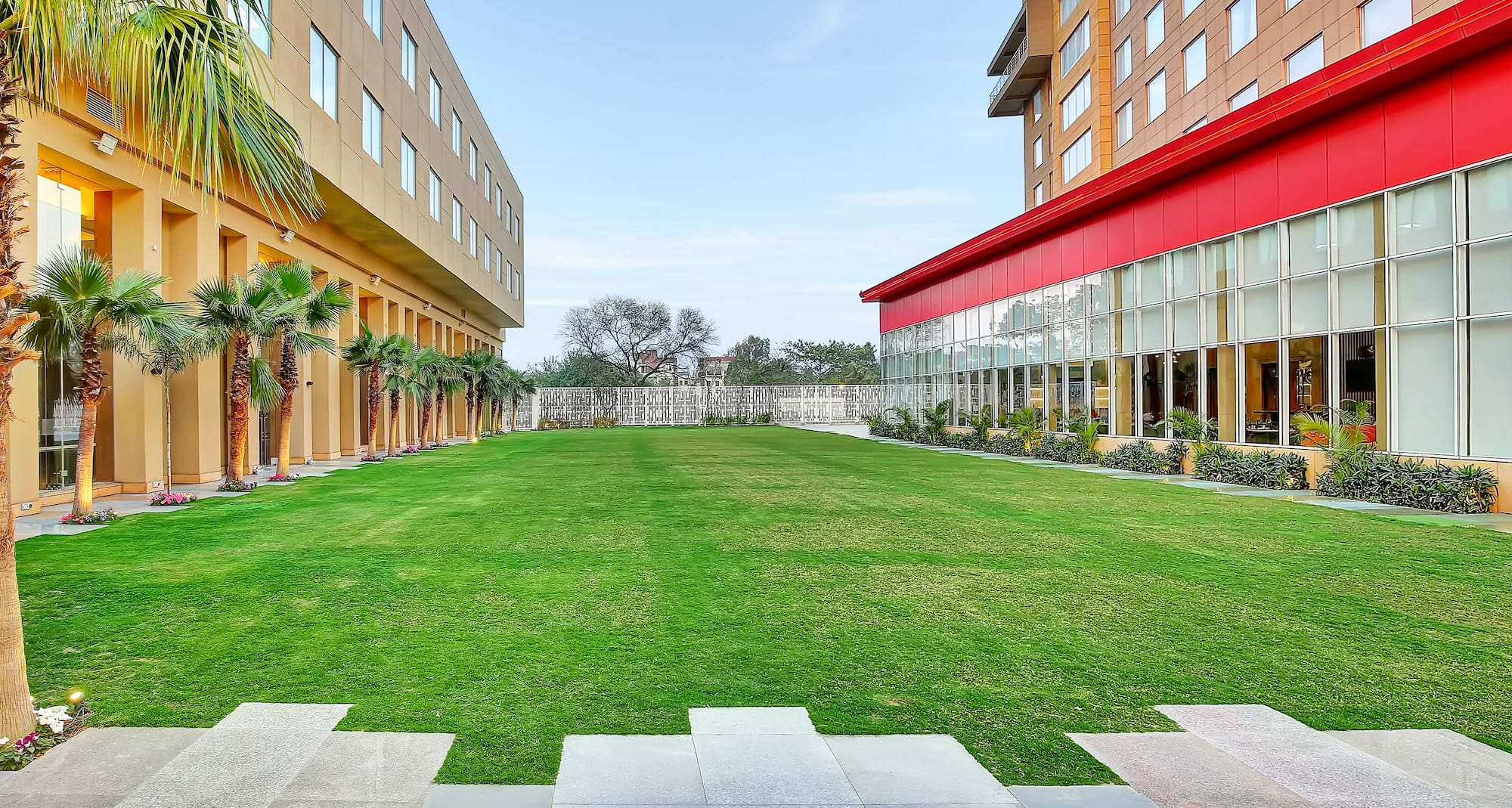 Radisson RED Chandigarh Mohali - Lawns