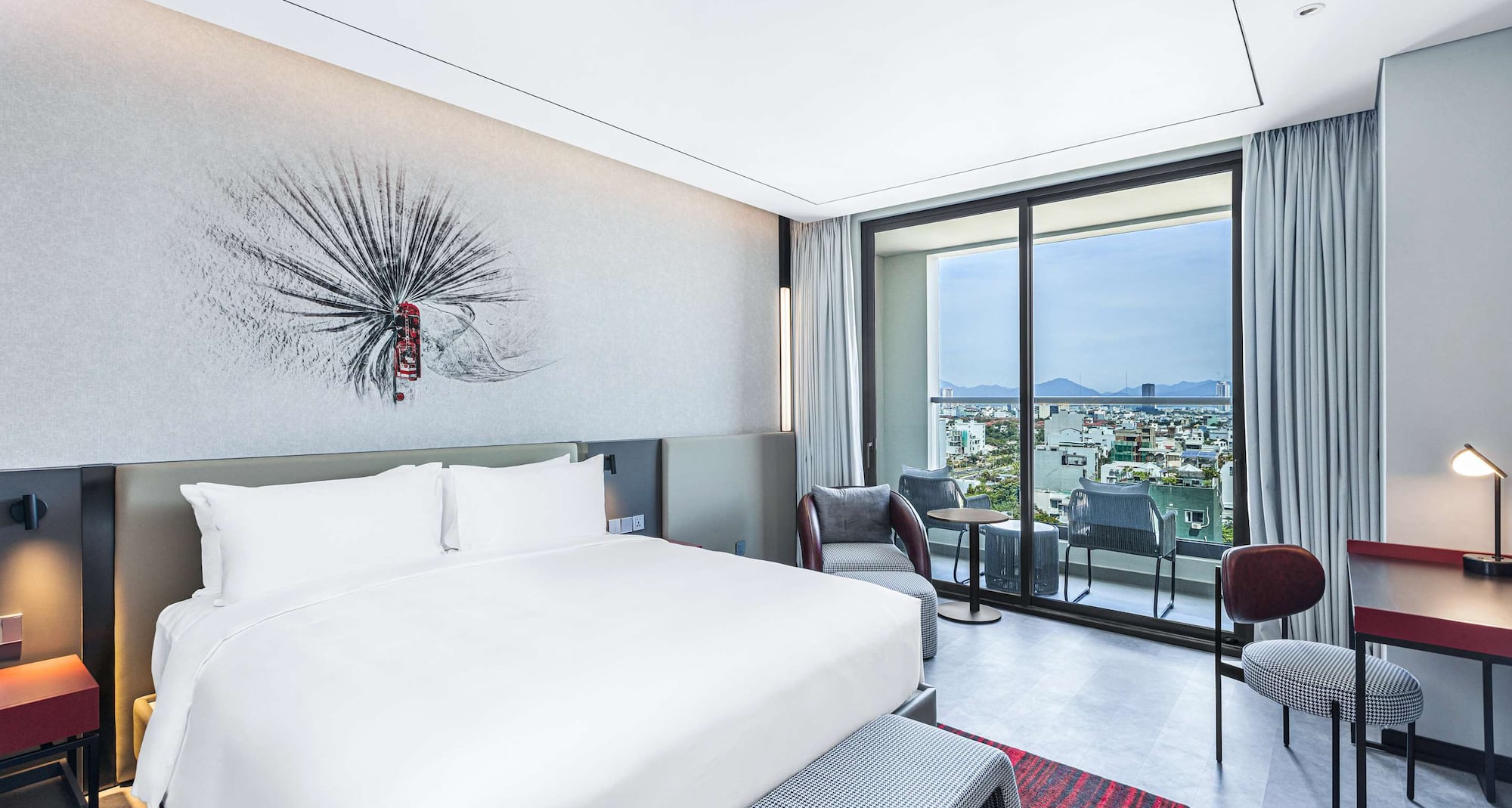 Radisson RED Danang - Deluxe Room with city view