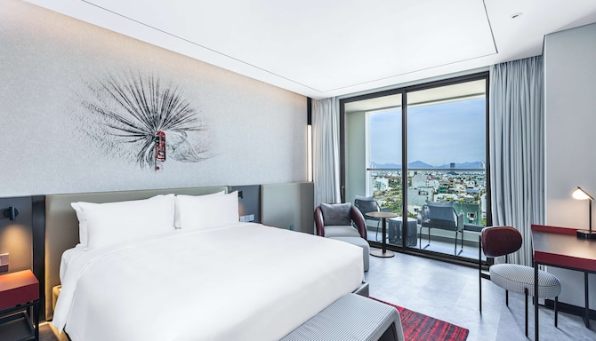 Radisson RED Danang - Deluxe Room - City View