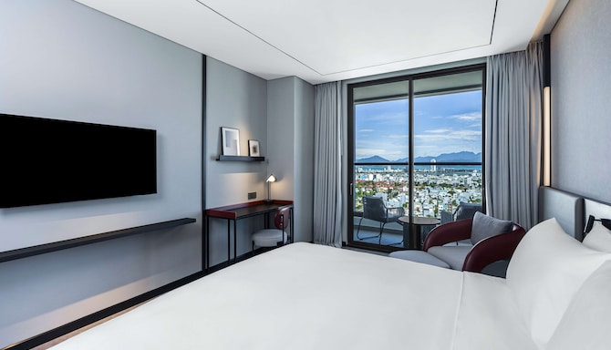 Radisson RED Danang - Executive Room - City View