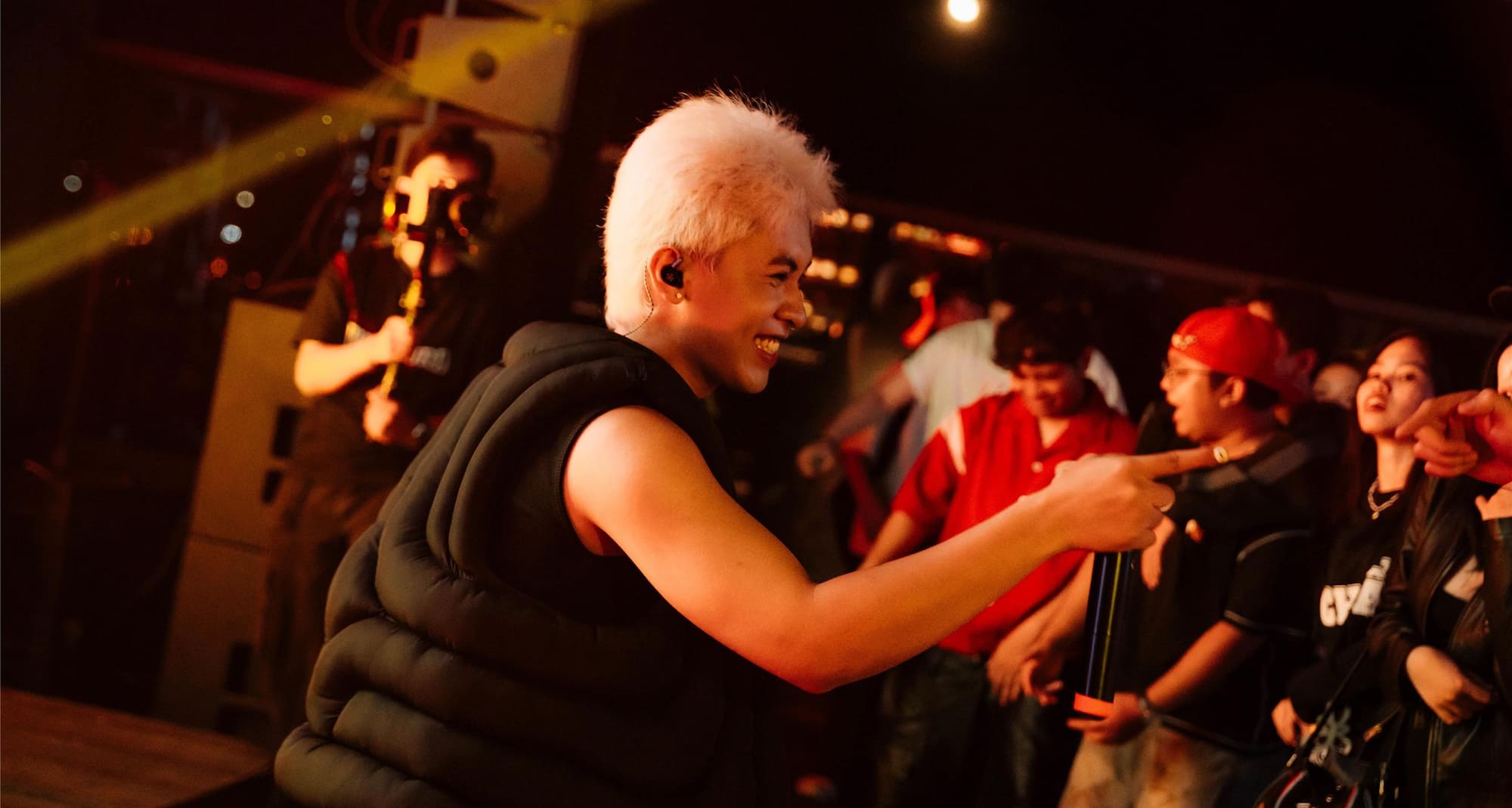 Radisson RED Danang - The RED Live