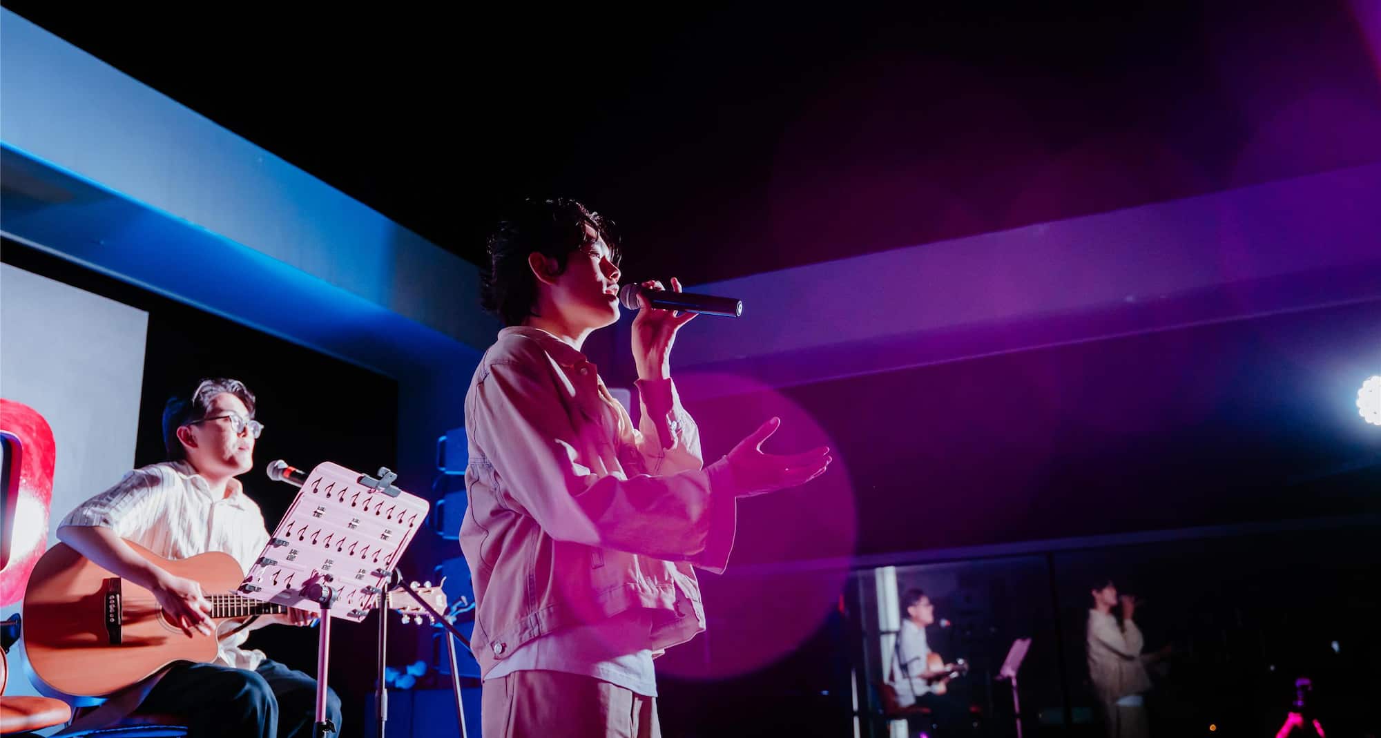 Radisson RED Danang - The RED Live