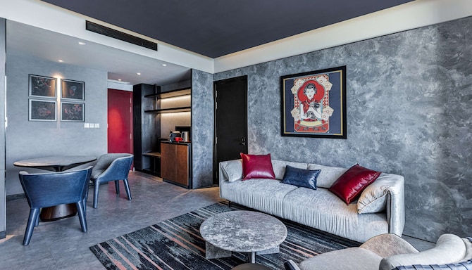 Radisson RED Danang - Suite - Living Room