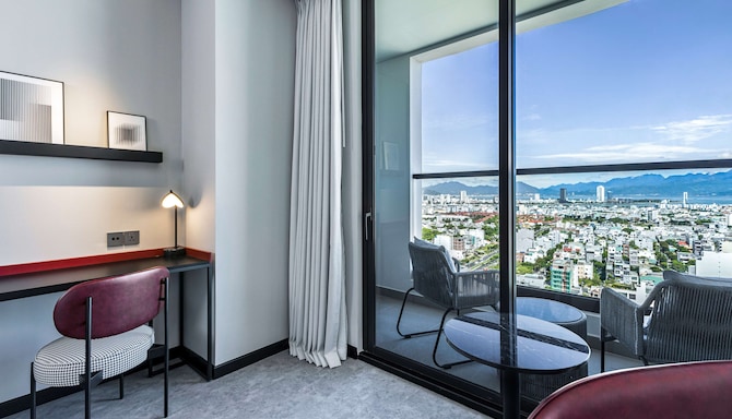 Radisson RED Danang - City View - Executive Room