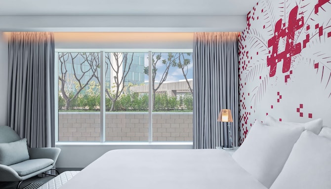 Radisson RED Dubai Silicon Oasis - Standard Room