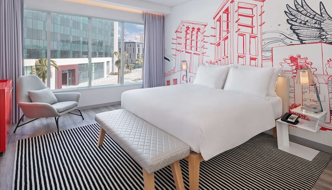 Radisson RED Dubai Silicon Oasis - Guest room