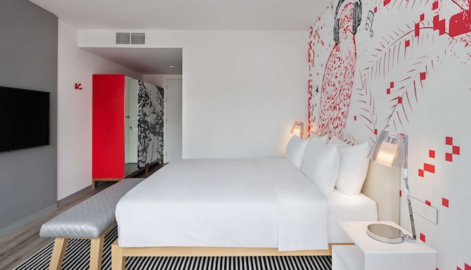 Radisson RED Dubai Silicon Oasis - Guest room