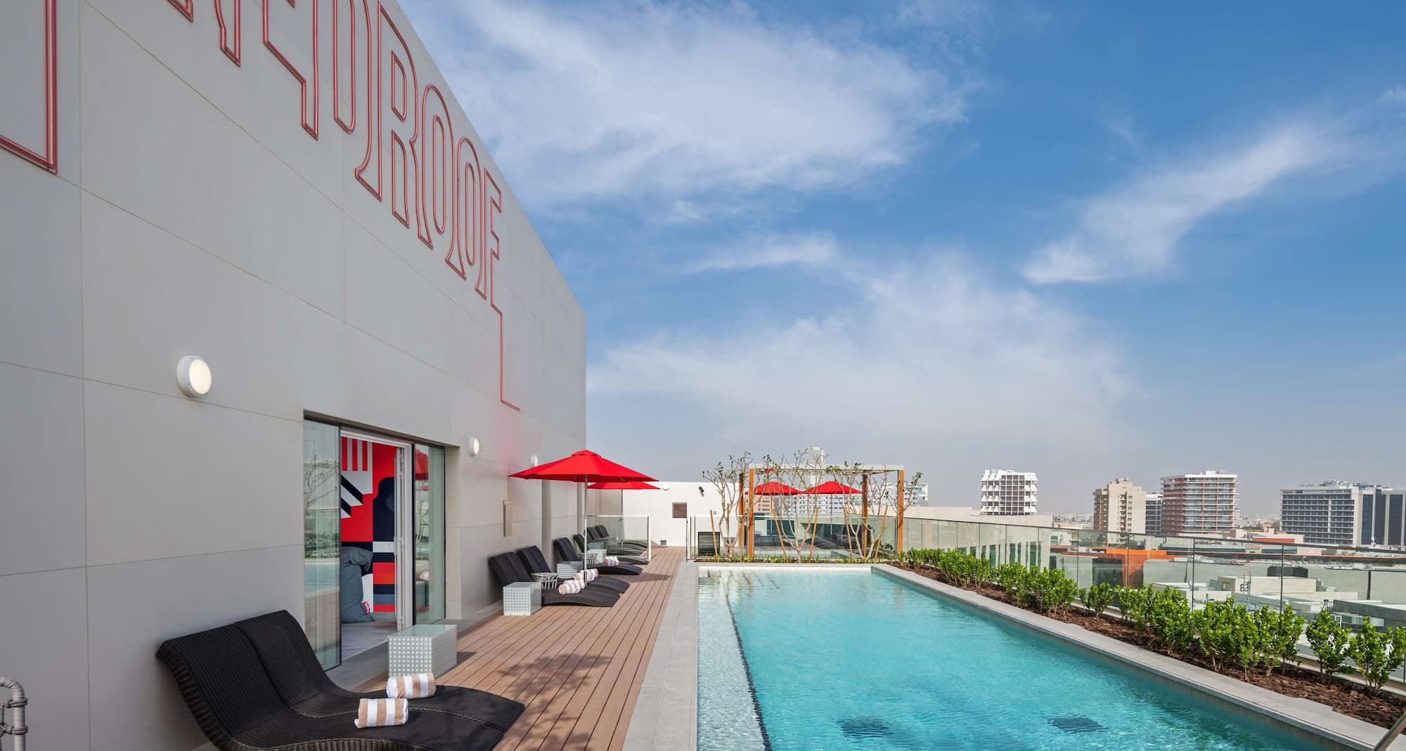 迪拜硅谷绿洲丽芮酒店 - 泳池 DDP 美景