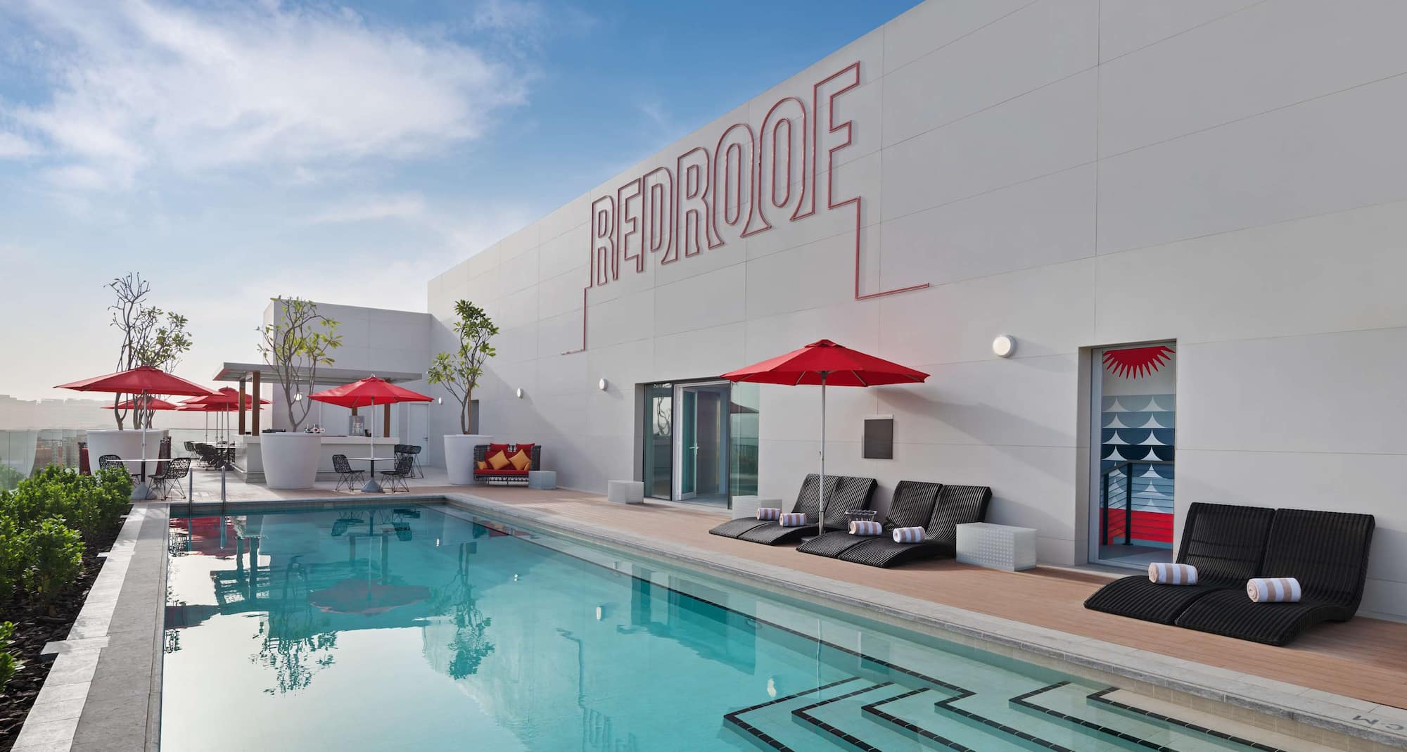 Radisson RED Dubai Silicon Oasis - Pool