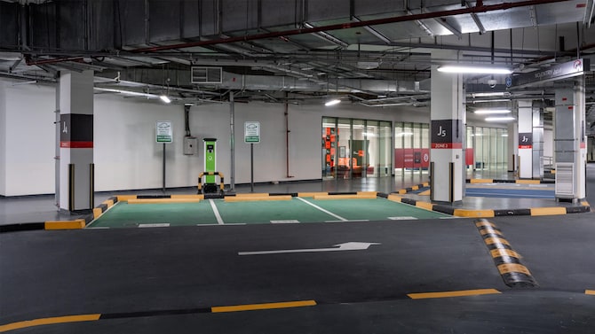 Radisson RED Dubai Silicon Oasis - Parking