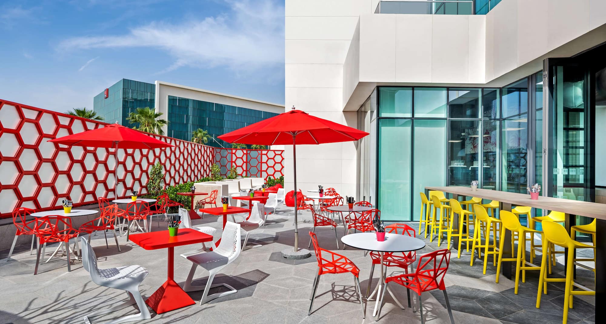 Radisson RED Dubai Silicon Oasis - OUIBar terrace