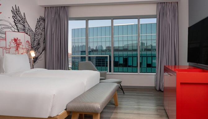 Radisson RED Dubai Silicon Oasis - 套房