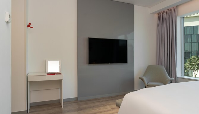 Radisson RED Dubai Silicon Oasis - 套房