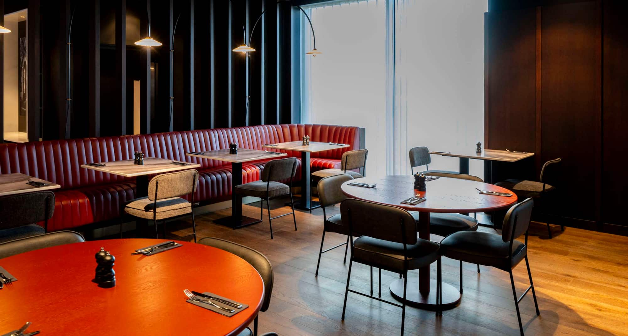 Radisson RED Galway - The Claddagh Bar and Grill