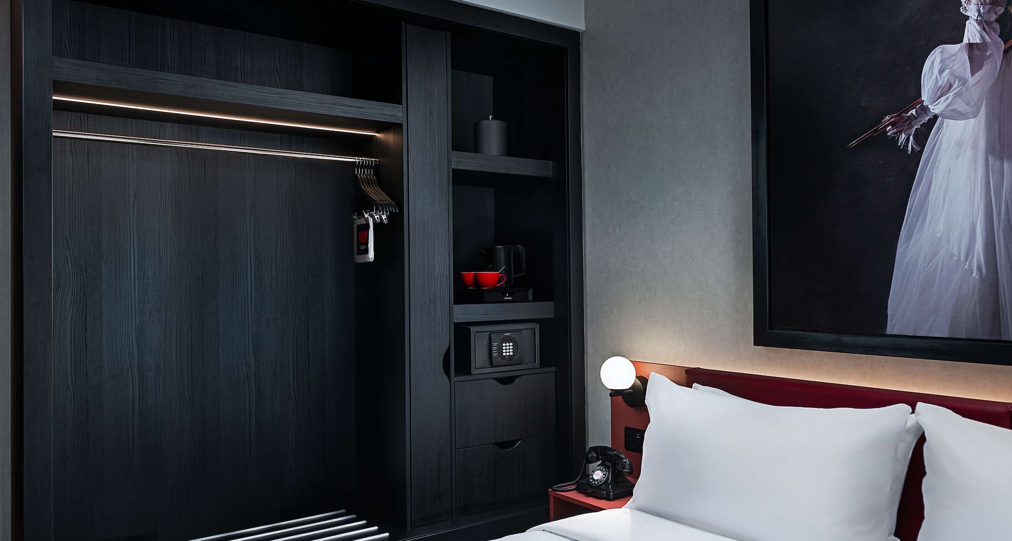 Radisson RED Galway - Standard King Room