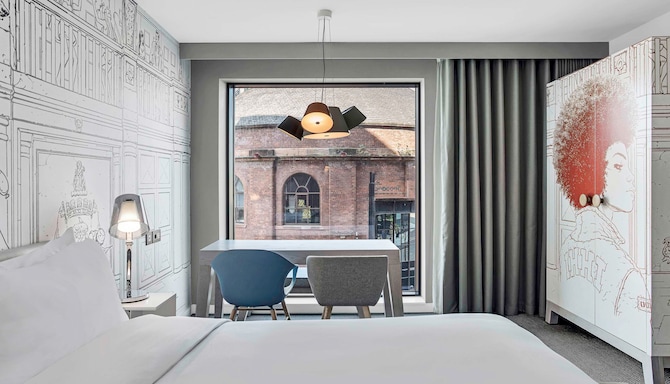 Radisson RED Glasgow - Standard Room