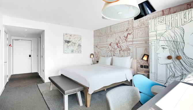 Radisson RED Glasgow - Superior Room - River view