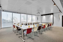 Radisson RED Glasgow - M amp E Studio  U Shape