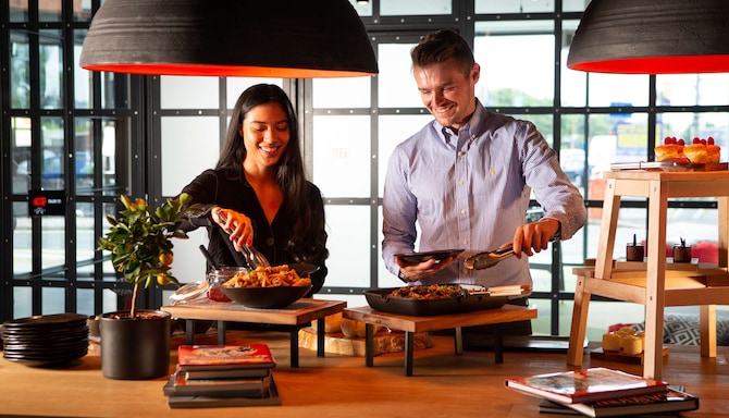 Radisson RED Glasgow - Buffet