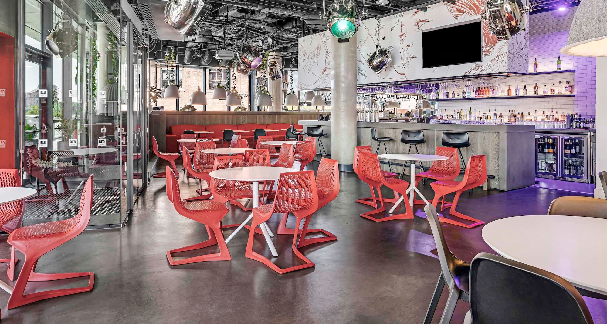 Radisson RED Glasgow - OUIBar + KTCHN