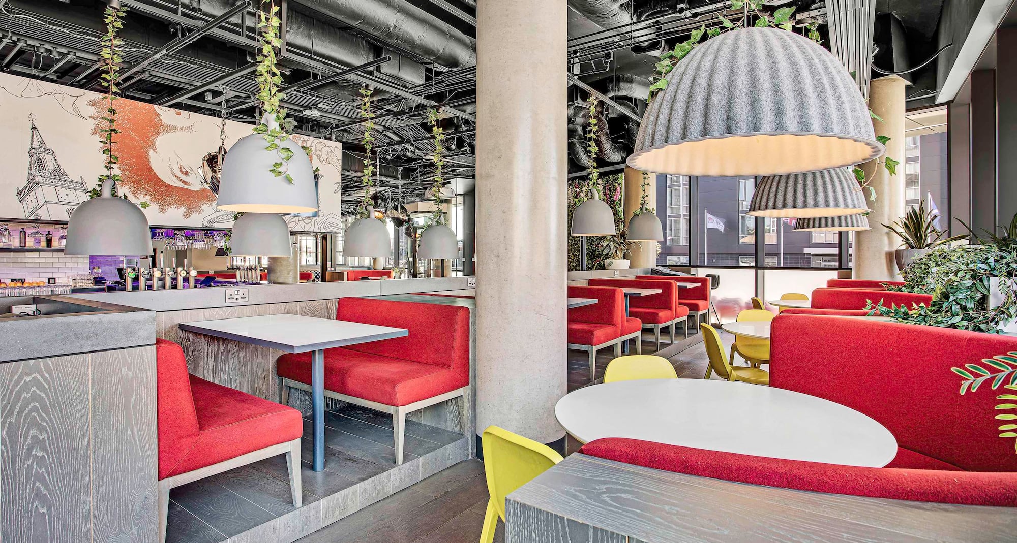 Radisson RED Glasgow - OUIBar + KTCHN