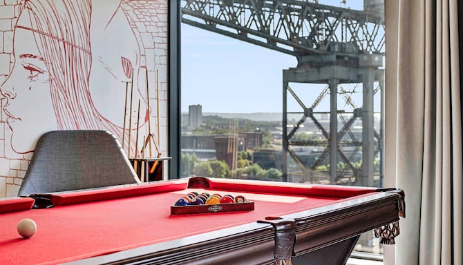 Radisson RED Glasgow - Sweet Suite