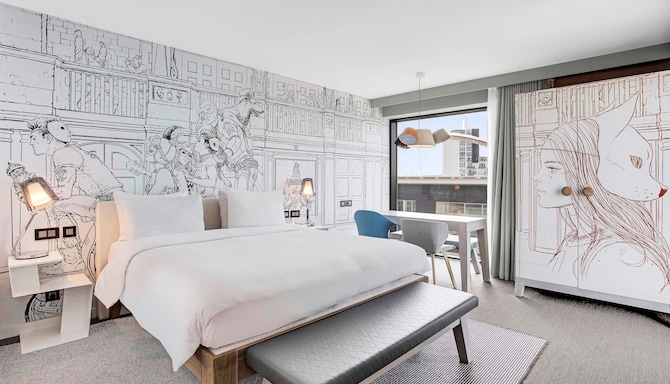 Radisson RED Glasgow - Junior Suite - Hydro View