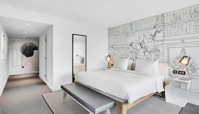 Radisson RED Glasgow - Junior Suite - Hydro View
