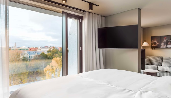 Radisson RED Helsinki - Hotellihuone