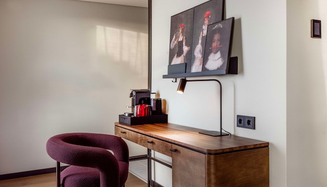 Radisson RED Helsinki - Hotellihuone