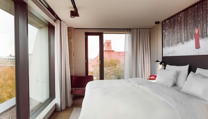 Radisson RED Helsinki - Hotellihuone