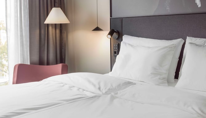 Radisson RED Helsinki - Hotellihuone