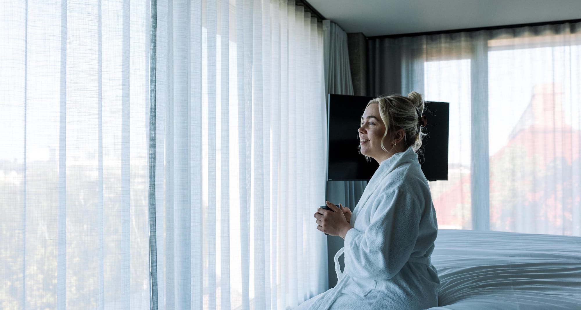 Radisson RED Helsinki - Superior room lifestyle