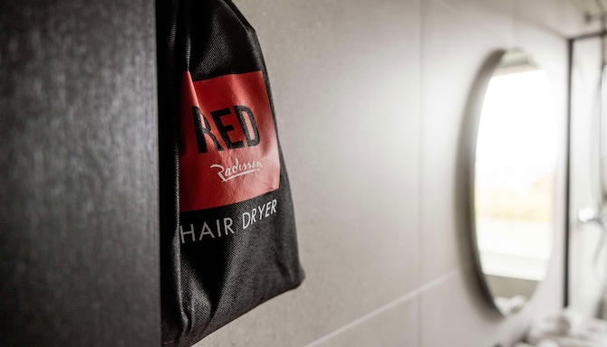 Radisson RED Helsinki - Sviitti kylpyamme