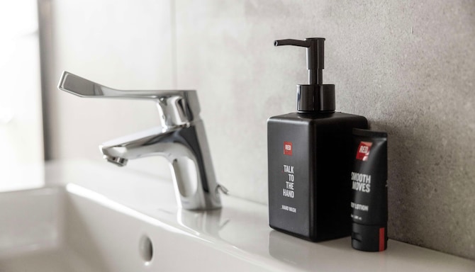 Radisson RED Helsinki - Sviitti kylpyamme