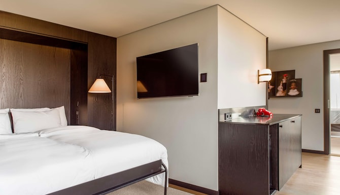 Radisson RED Helsinki - Sviitti