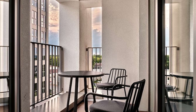 Radisson RED Hotel & Radisson RED Apartments, Krakow - Gaestezimmer