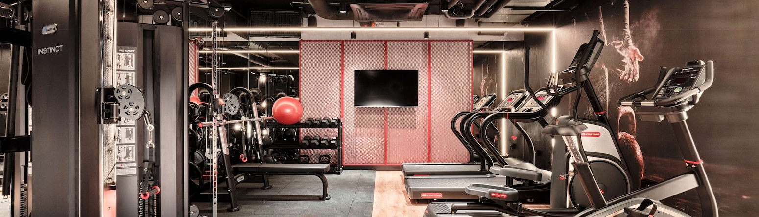 Radisson RED Hotel and Radisson RED Apartments, Krakow - Gym