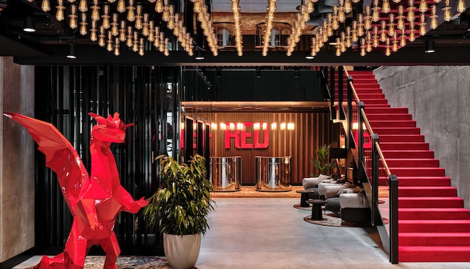 Radisson RED Hotel and Radisson RED Apartments, Krakow - Lobby