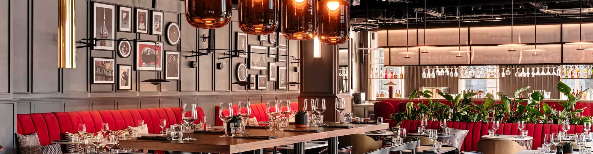 Radisson RED Hotel and Radisson RED Apartments, Krakow - Restaurant and Bar