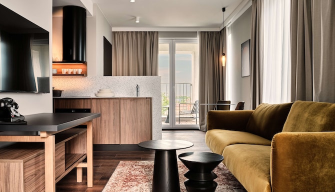 Radisson RED Hotel & Radisson RED Apartments, Krakow - Gästezimmer Küche / Küchenzeile