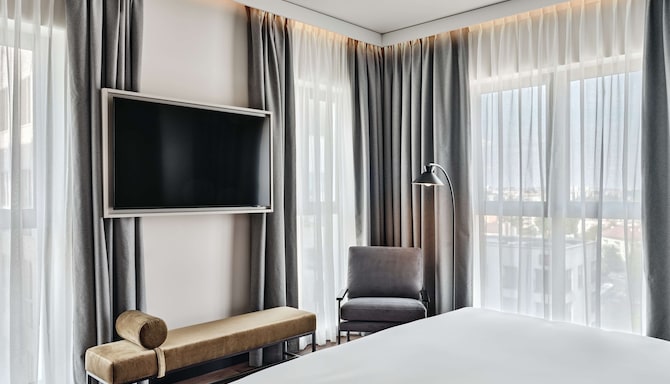 Radisson RED Hotel & Radisson RED Apartments, Krakow - Suite