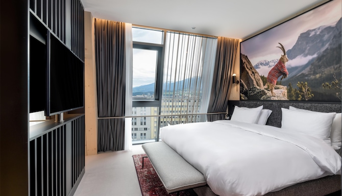 Radisson RED Innsbruck - Premium Room - Family