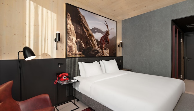 Radisson RED Innsbruck - Guest Room